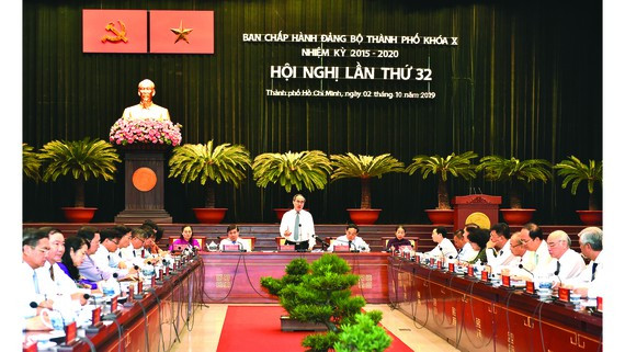 Bí thư Thành ủy TPHCM Nguyễn Thiện Nhân phát biểu tại hội nghị. Ảnh: VIỆT DŨNG