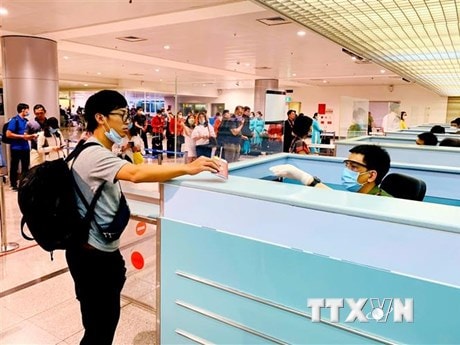 Bắt buộc người nhập cảnh từ Hàn Quốc phải khai báo y tế từ 23/2