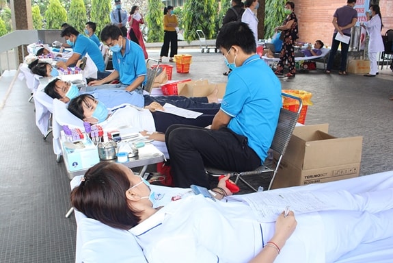 Người trẻ ở TP. Hồ Chí Minh tham gia hiến máu giữa mùa dịch Covid-19