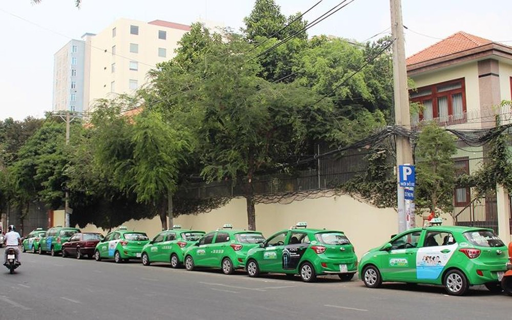 TP. Hồ Chí Minh tiếp tục tổ chức 200 xe taxi miễn phí vận chuyển người bệnh