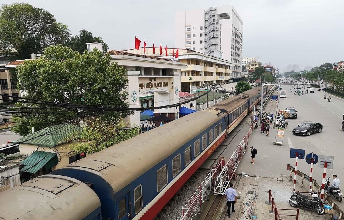 Đường sắt chạy lại đôi tàu hàng chuyển phát nhanh tuyến Hà Nội-TP. HCM