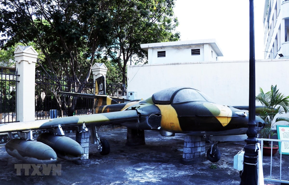 Phi đội Quyết Thắng với “cú đấm” bất ngờ vào sân bay Tân Sơn Nhất