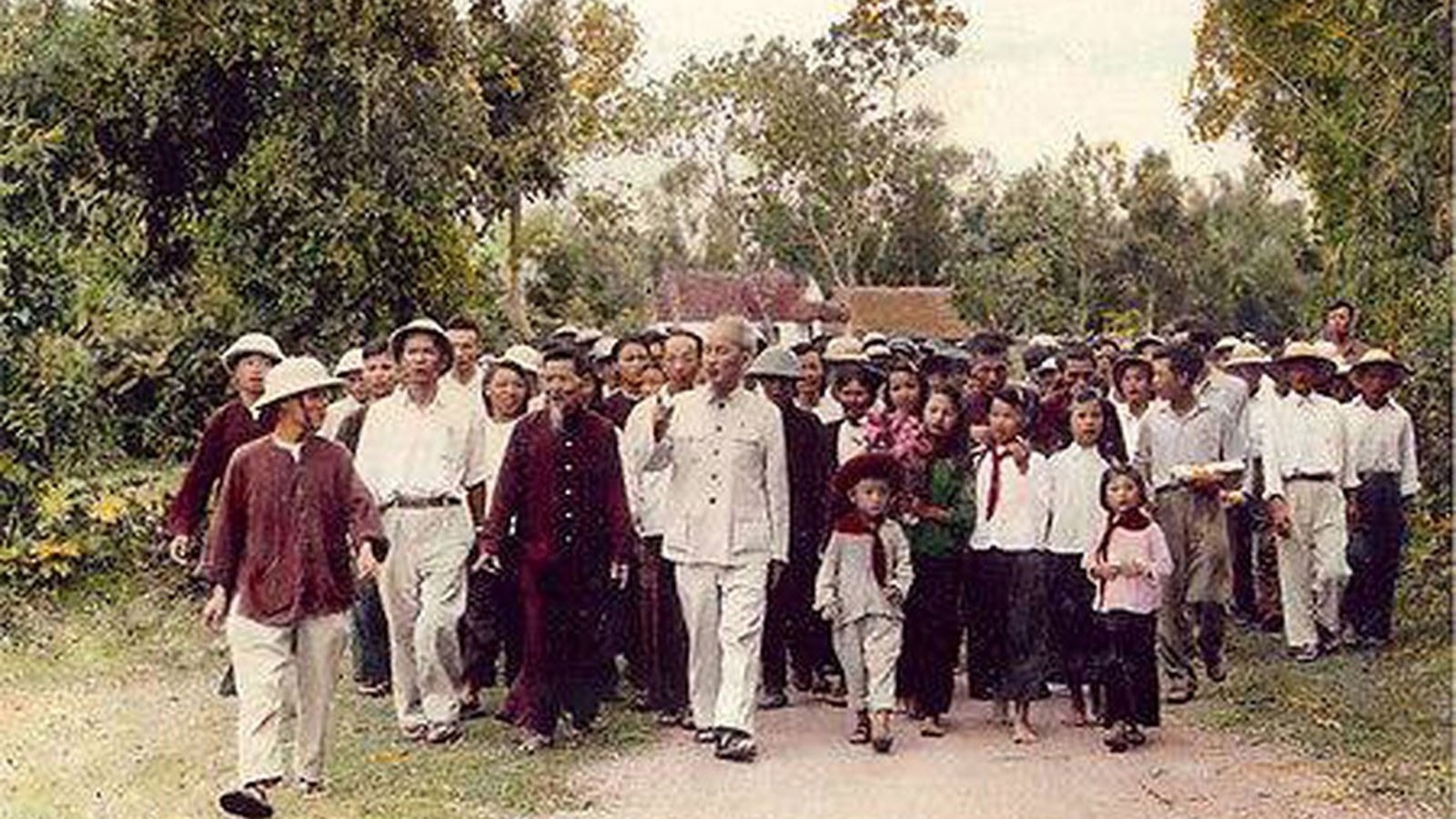 Cầu truyền hình “Hồ Chí Minh - Sáng ngời ý chí Việt Nam”
