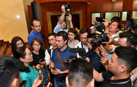 Sắc màu tác nghiệp