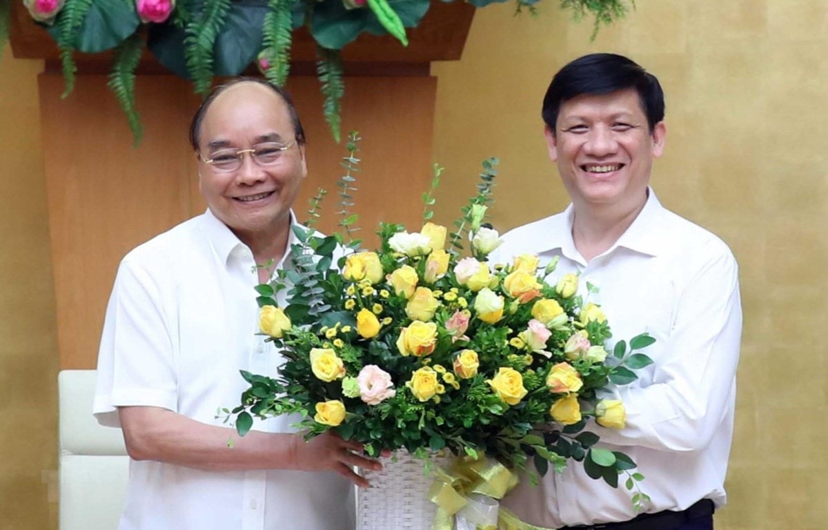 Trao quyết định bổ nhiệm ông Nguyễn Thanh Long là quyền Bộ trưởng Y tế