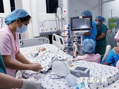 Đã tách thành công cặp song sinh dính liền nhau Trúc Nhi-Diệu Nhi