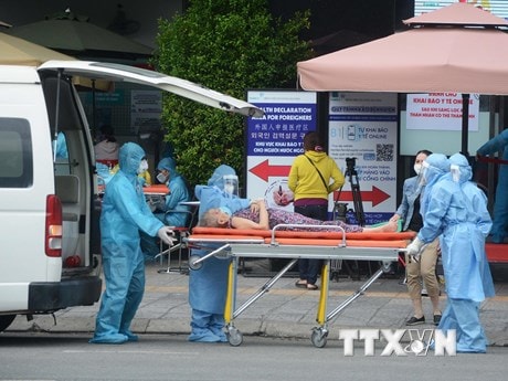 Sáng 6/8: Một trong 4 ca mắc mới là nhân viên điều hành xe buýt Hà Nội