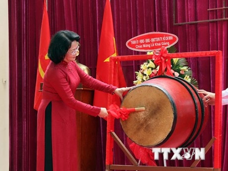 Phó Chủ tịch nước dự khai giảng tại trường THPT Lê Quý Đôn