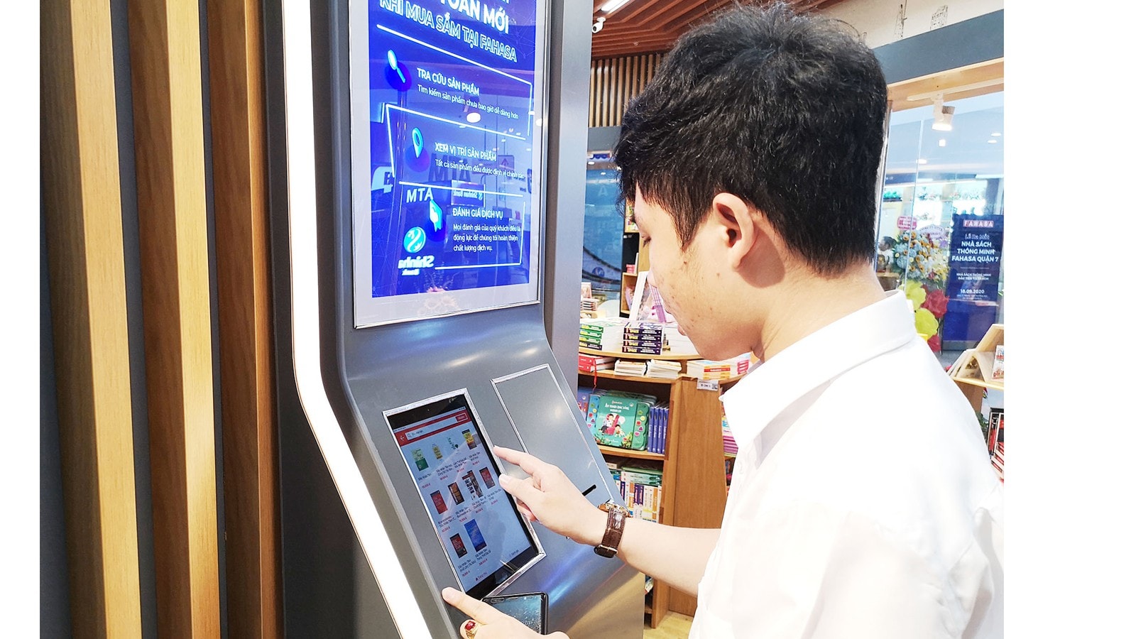 Nhà sách thông minh đầu tiên tại TPHCM