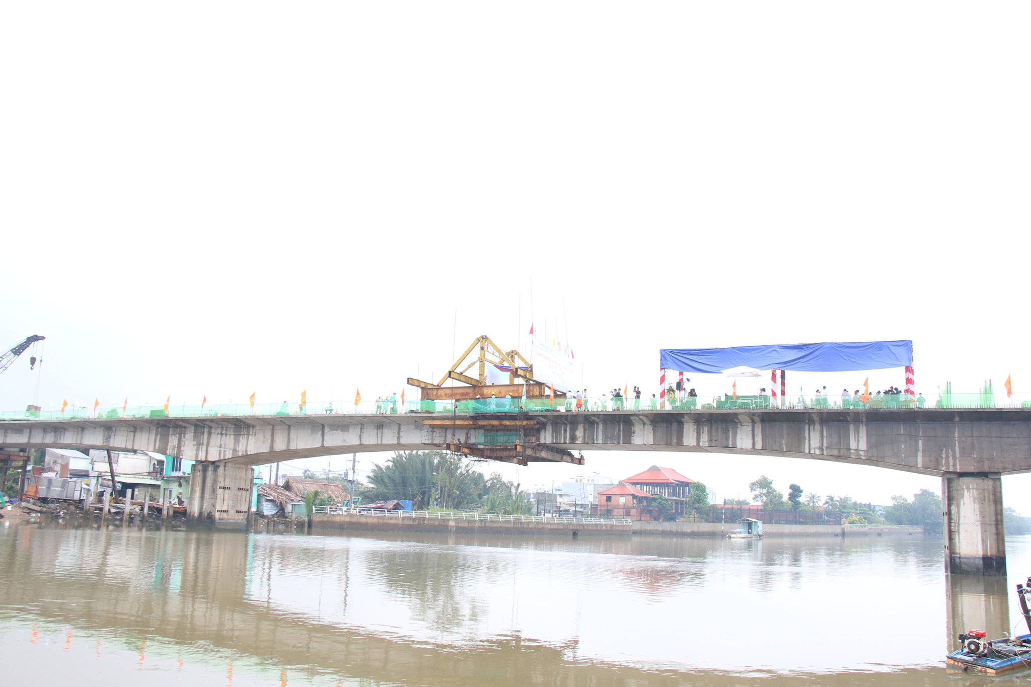 Hợp long cầu Phước Lộc huyện Nhà Bè sau 8 năm thi công