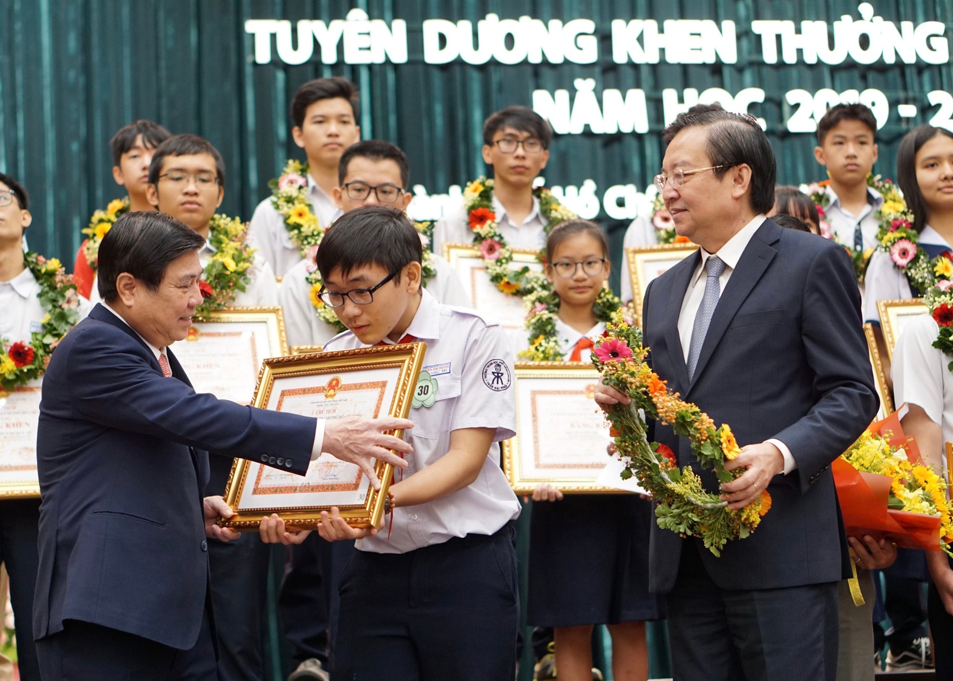 TPHCM tuyên dương gần 1.000 học sinh giỏi năm học 2019-2020