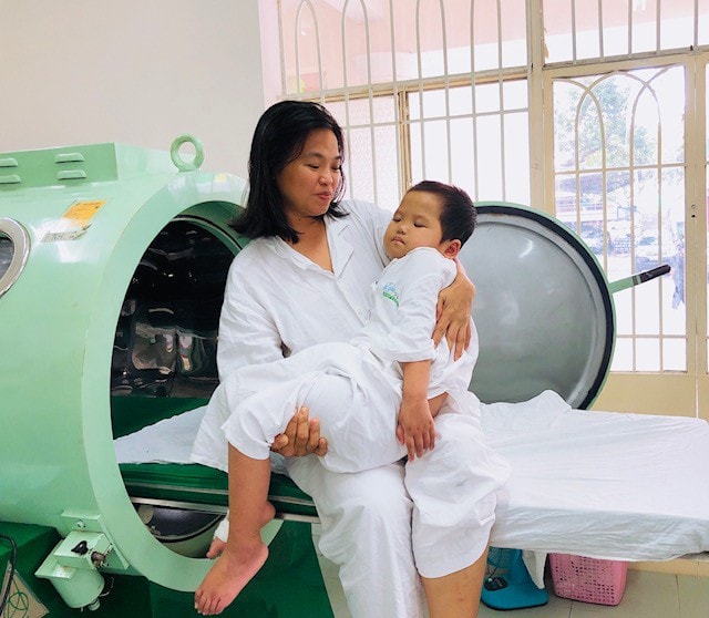 Điều trị thành công một trường hợp trẻ sống thực vật