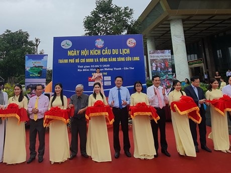 Xây dựng diện mạo mới cho du lịch: Phát huy hiệu quả đòn bẩy kích cầu