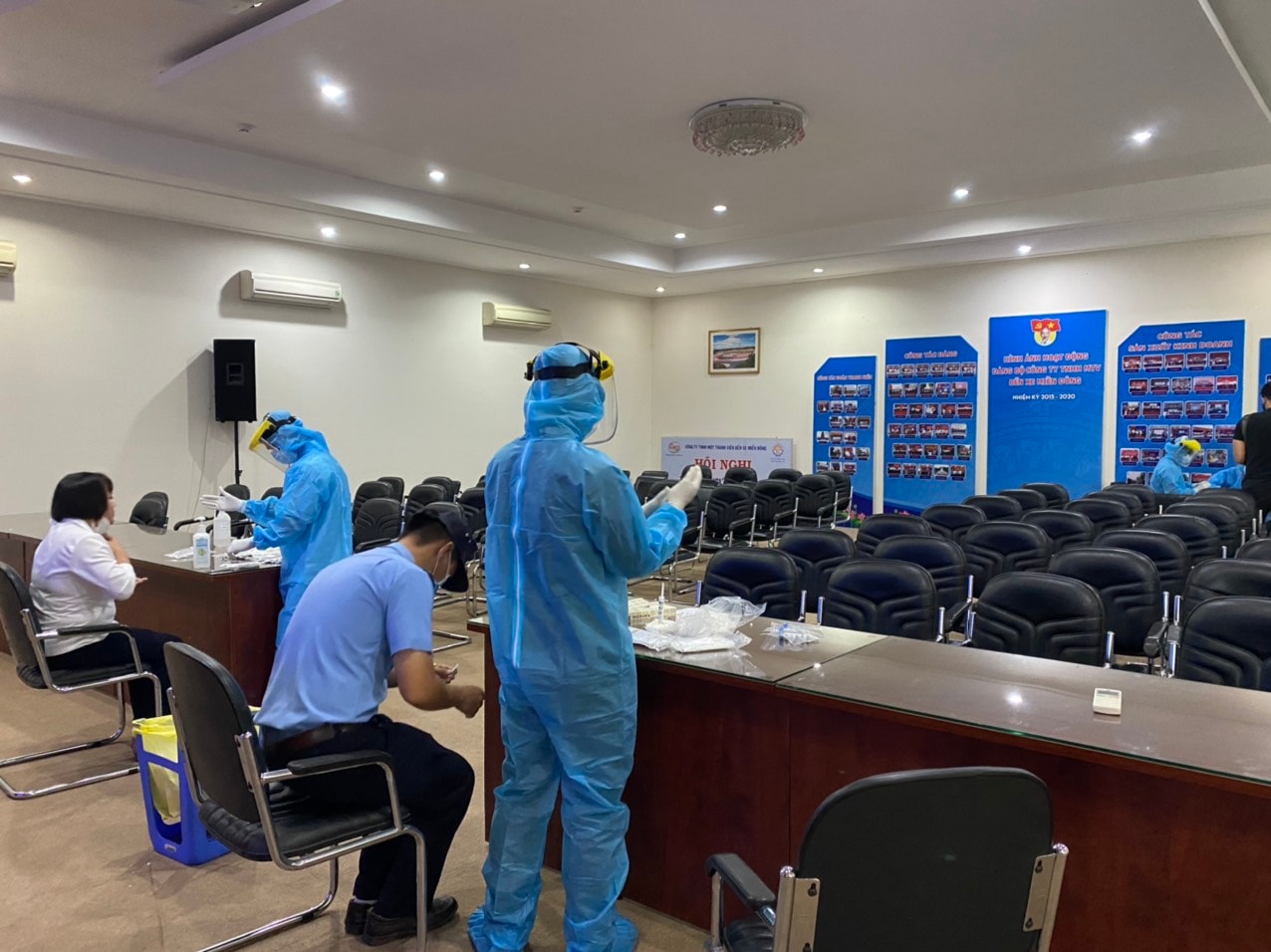 TPHCM: Lấy mẫu xét nghiệm ngẫu nhiên trong cộng đồng tại Bến xe miền Đông