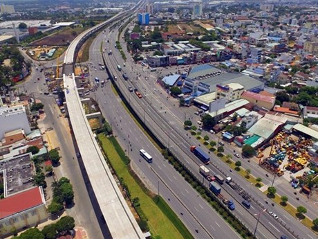 TP.HCM: Tinh giản biên chế gắn với đẩy mạnh phân cấp ủy quyền