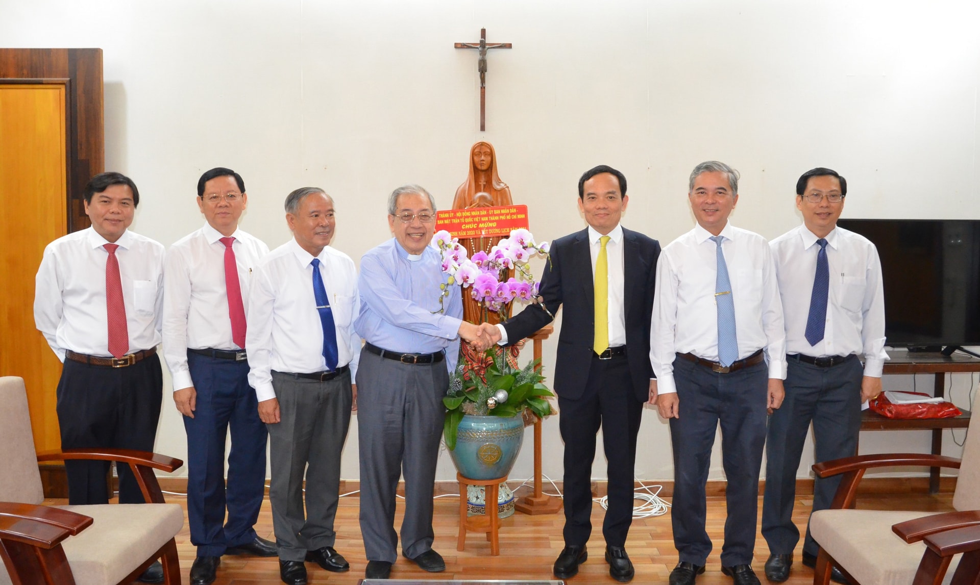 Lãnh đạo TPHCM thăm, chúc mừng Giáng sinh 2020 và năm mới 2021