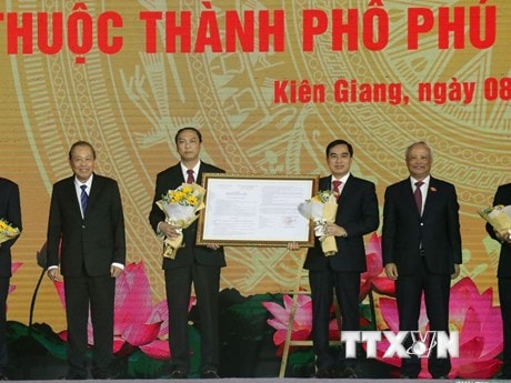 Công bố Nghị quyết lập thành phố Phú Quốc và các phường trực thuộc