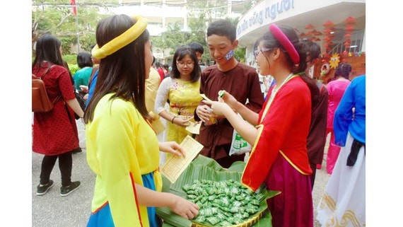 Trường học ở TPHCM vừa chăm lo tết vừa phòng chống dịch bệnh Covid-19