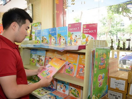Chọn sách giáo khoa phù hợp với đặc điểm TP.HCM, điều kiện trường học
