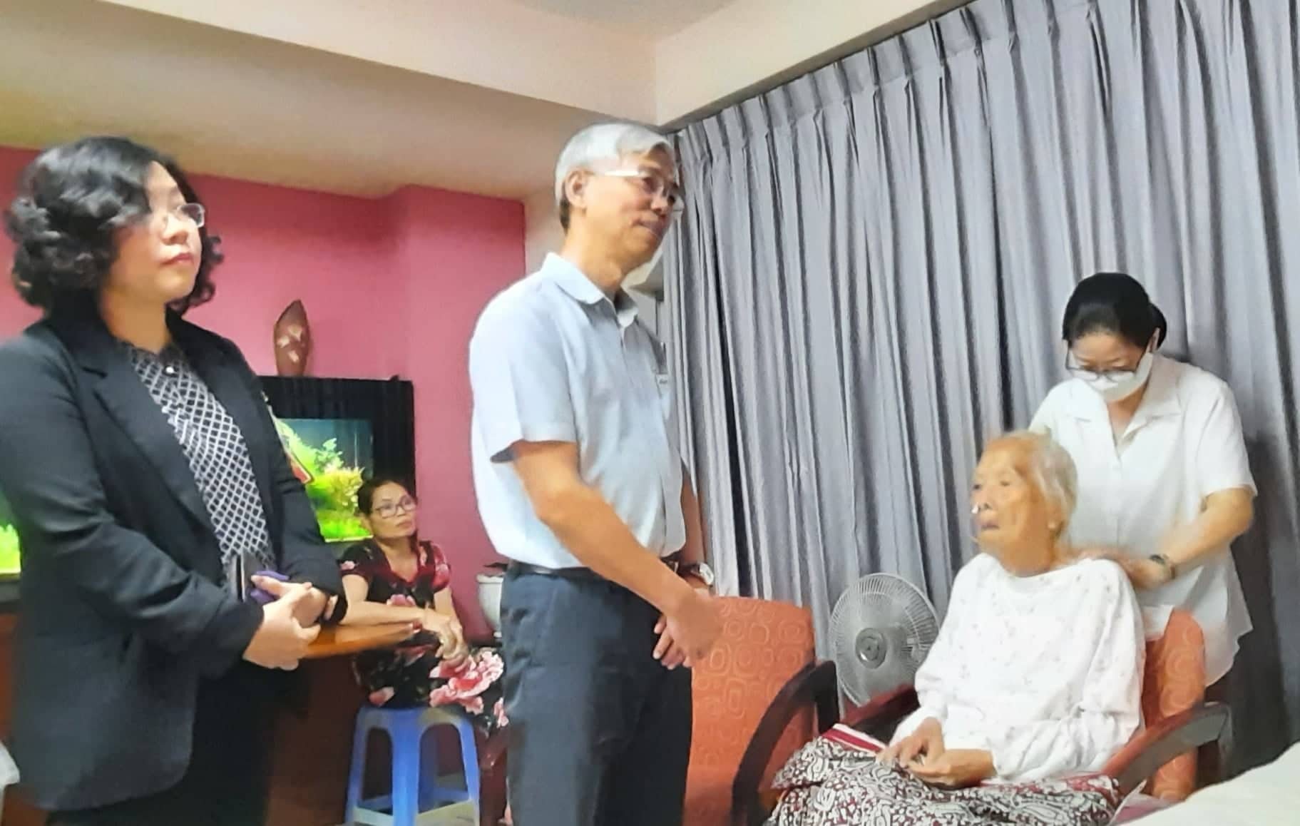 Đoàn lãnh đạo TPHCM thăm, chúc Tết nguyên lãnh đạo TPHCM