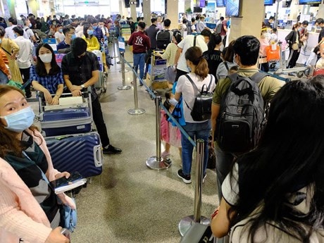 Hủy bay do dịch COVID-19: Đa dạng chính sách hỗ trợ hành khách