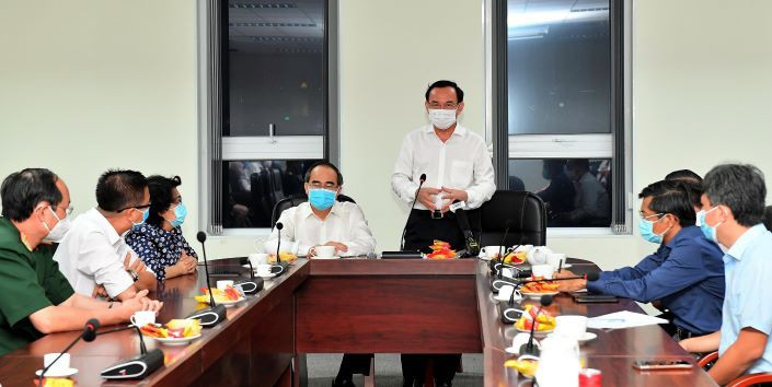 Bí thư Thành ủy TPHCM Nguyễn Văn Nên thăm, động viên đội ngũ phòng chống dịch Covid-19