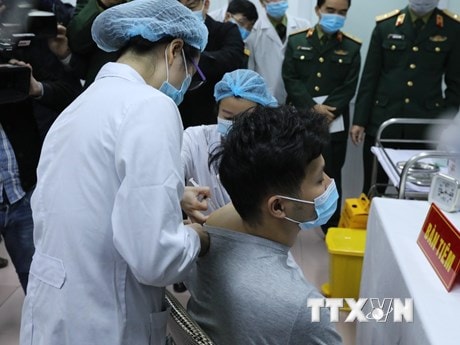 11 nhóm đối tượng ưu tiên tiêm vắcxin phòng COVID-19 tại Việt Nam