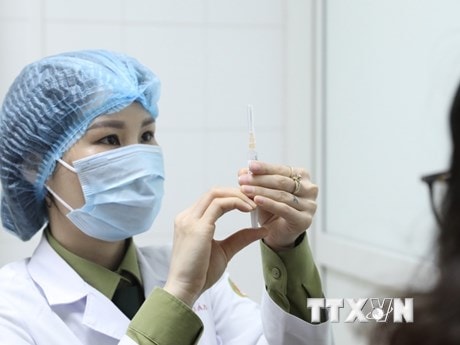 Cuộc chiến COVID-19: Việt Nam thần tốc chế tạo “tấm khiên” ngăn dịch