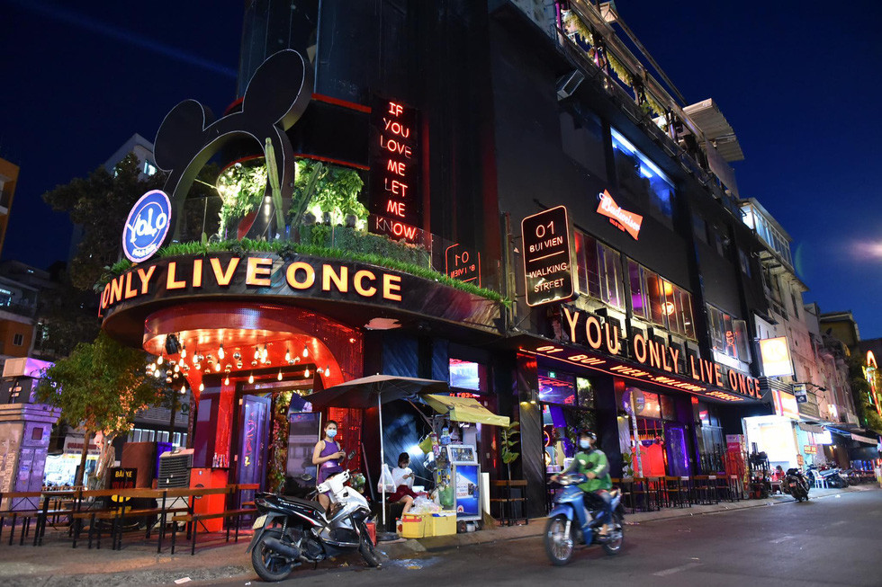 TPHCM: Các cơ sở kinh doanh vũ trường, quán bar, karaoke được phép hoạt động trở lại