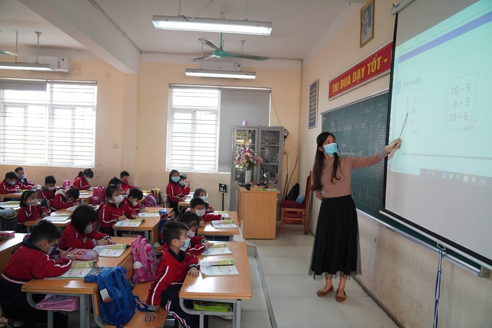 Thủ tướng yêu cầu phân loại chứng chỉ bắt buộc và không bắt buộc trong quản lý viên chức  ​