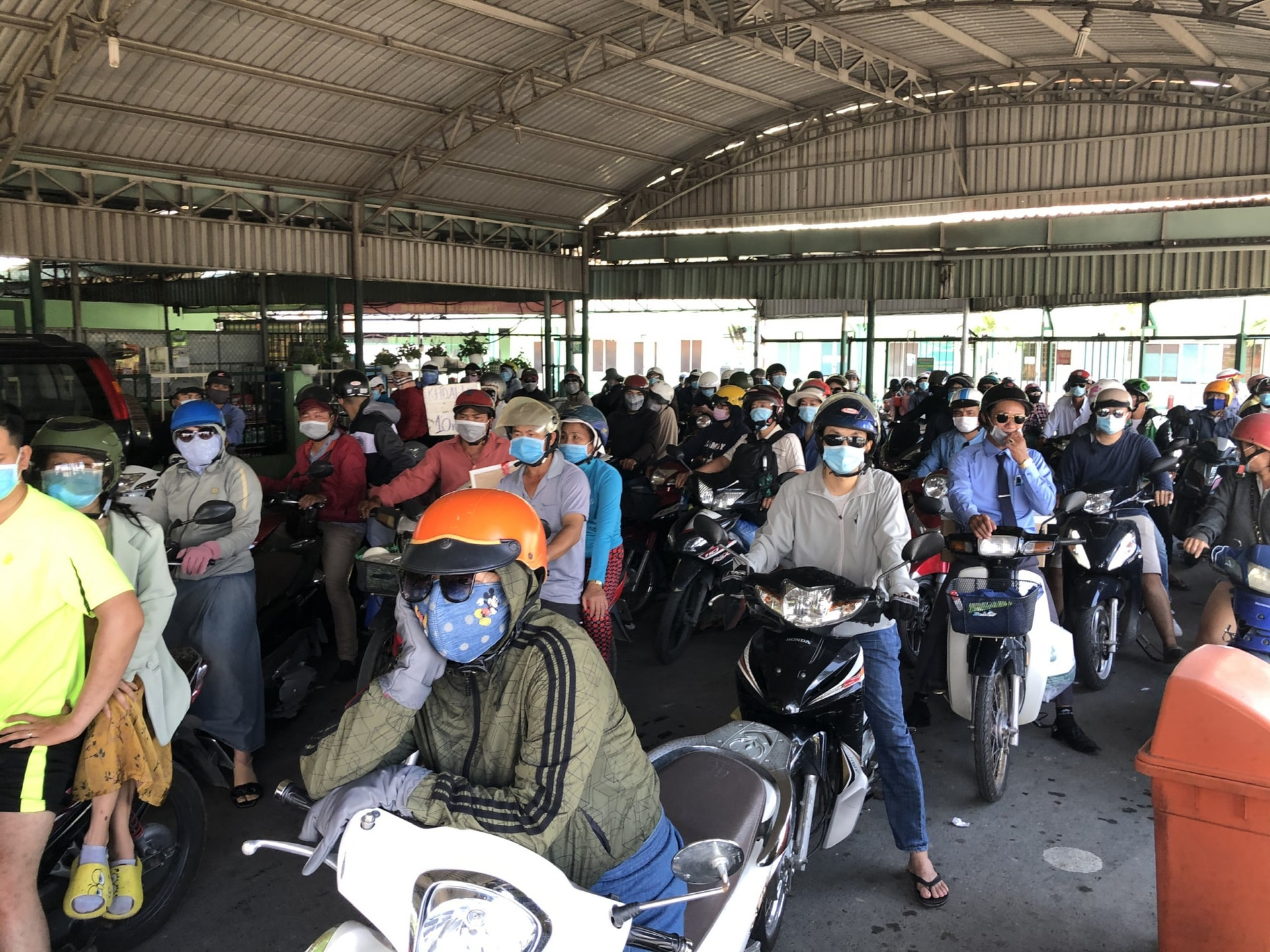 TPHCM xử phạt bến phà không tuân thủ phòng dịch COVID-19