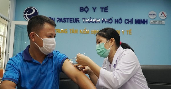 TPHCM đề xuất mua và sử dụng vaccine Covid-19 cho người dân