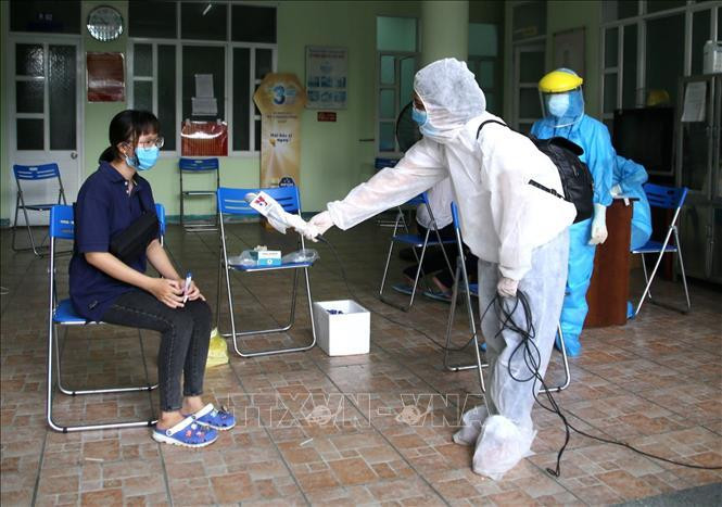 Phóng viên đi tác nghiệp Covid-19 phải tuyệt đối chấp hành quy định phòng dịch