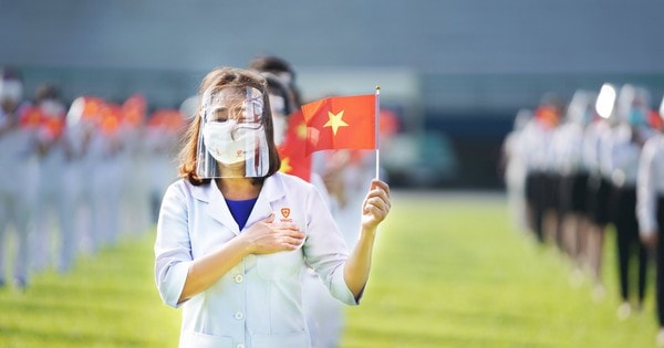 VNVC hỗ trợ TPHCM 100 đội tiêm vaccine Covid-19