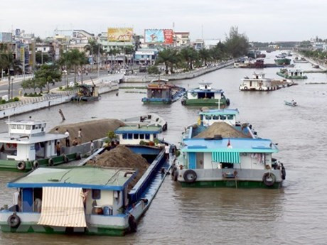 Xây dựng quy trình vận tải hàng hóa qua 'luồng xanh' đường thủy