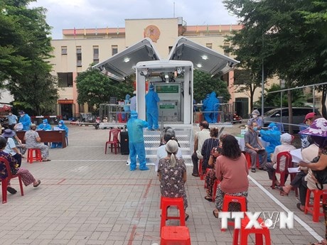 TP.HCM: 'Đội tiêm vaccine lưu động' - mô hình linh hoạt, hiệu quả