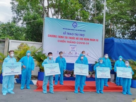 TP.HCM trao tặng 10.000 túi thuốc hỗ trợ các F0 điều trị tại nhà