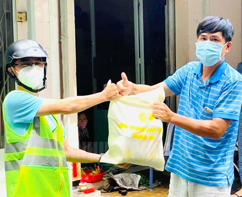 Đoàn công tác của công chức Sở, ban, ngành TP tham gia phòng chống dịch tại cơ sở