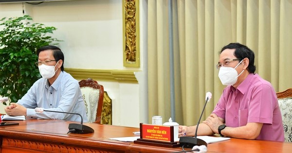 Lãnh đạo TPHCM gặp gỡ chuyên gia, nghe góp ý về phòng chống dịch và phục hồi kinh tế
