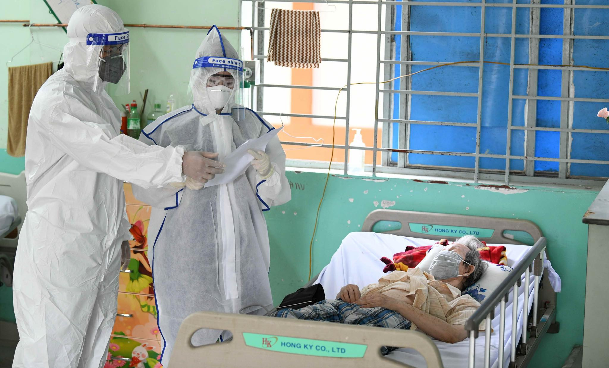 TPHCM điều chỉnh chế độ cho người lao động ngành y tế đang thực hiện nhiệm vụ liên quan đến COVID-19