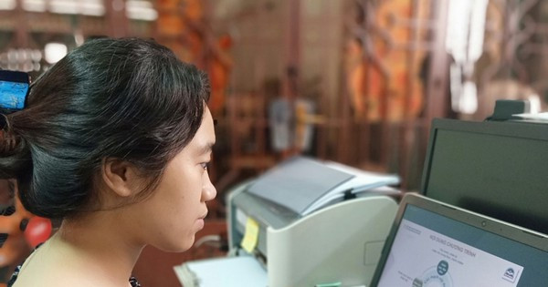 Tiếp sức giáo viên mùa online