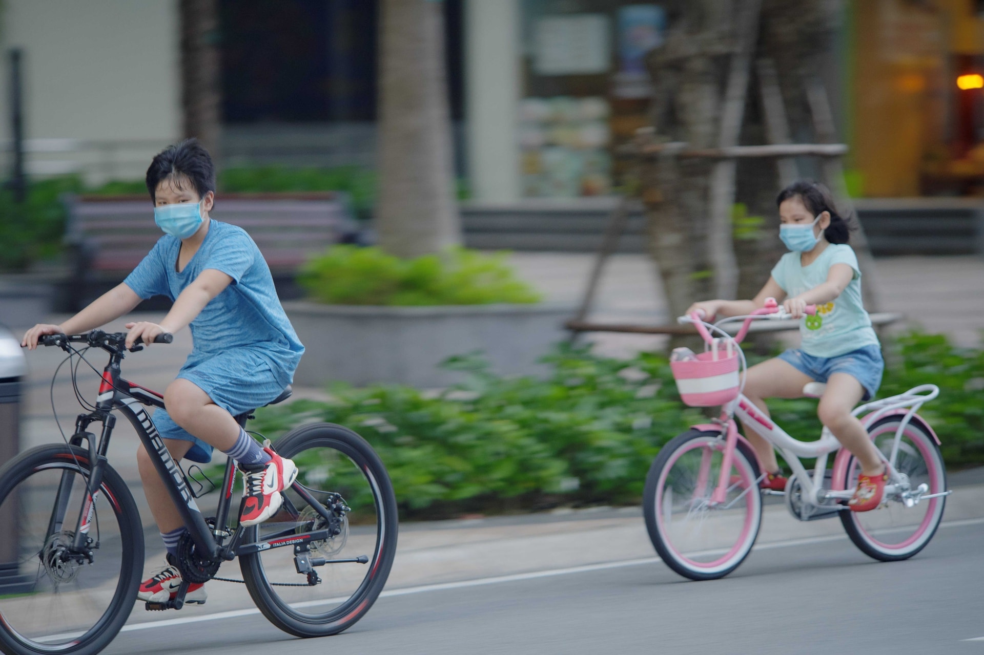 Người dân phấn khởi với nhịp sống bình thường mới