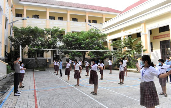 Giờ học thể dục của học sinh Trường THCS-THPT Thạnh An