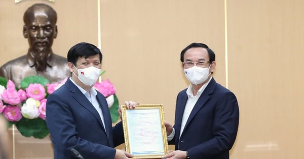 Bí thư Thành ủy TPHCM Nguyễn Văn Nên: Sự hy sinh, đóng góp của ngành y tế với TPHCM rất to lớn