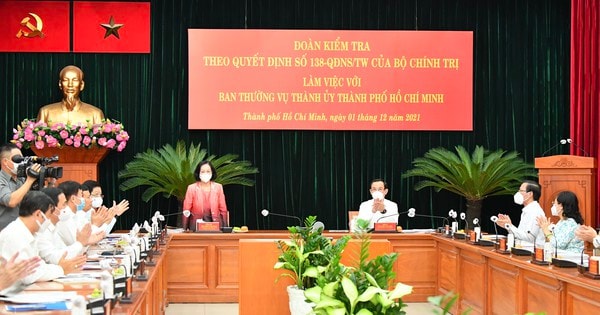 Đồng chí Trương Thị Mai làm việc với Ban Thường vụ Thành ủy TPHCM