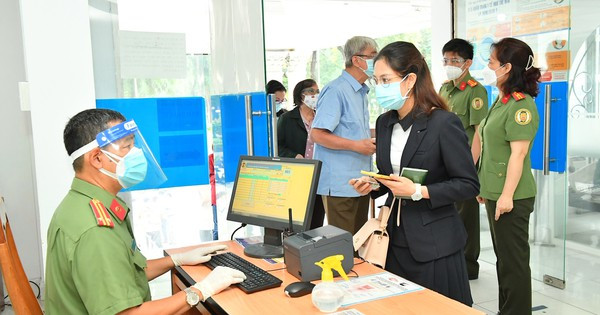 Giảm họp, tăng kết nối với dân