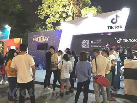 Bùng nổ khuyến mại trong "60 giờ mua sắm trực tuyến Việt Nam"