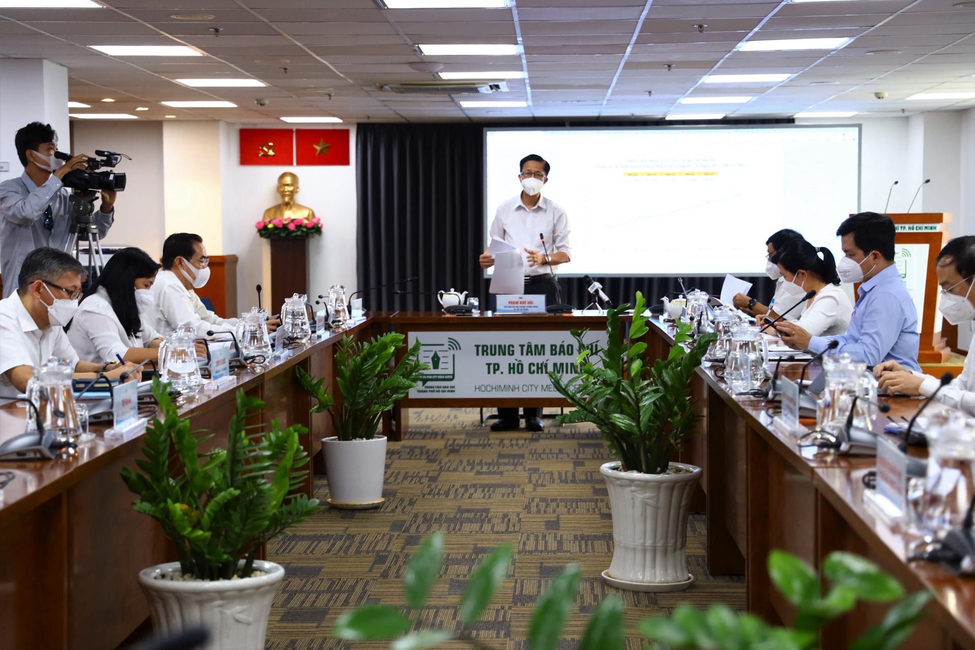 Thông tin nổi bật về phòng, chống dịch COVID-19 tại TPHCM ngày 06/12