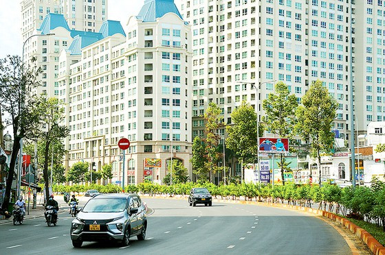 Tuyến đường Nguyễn Hữu Cảnh (quận Bình Thạnh) đã khang trang hơn trước thềm năm mới Nhâm Dần