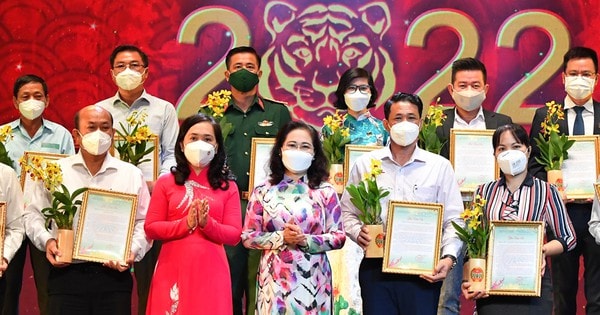 Hơn 10 tỷ đồng chăm lo tết cho nông dân khó khăn